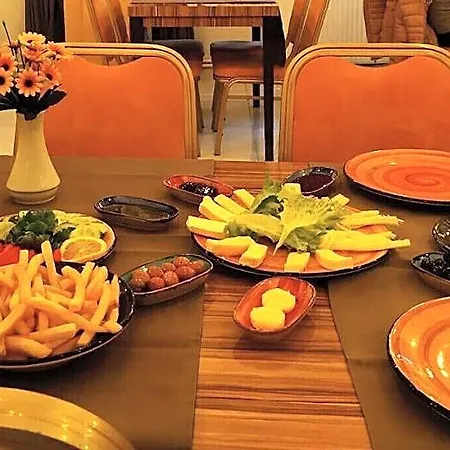 فندق Grand Krone غوكْتْشيديري